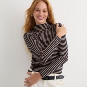 J. Crew Navy and Tan Striped Long Sleeve Top. Size M . Style BK336